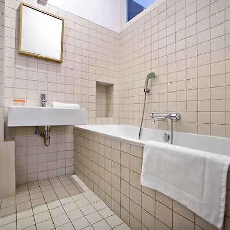 P&o Warecka Iii * Warschau